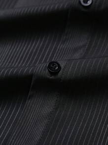 Manfinity Mode Camisa de hombre de unicolor, hombros regulares, de un solo pecho, de manga corta sencilla (Corte desordenado impreso) - Negro - Ver 7