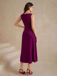 Amorya 正面褶饰纯色 A 字形无袖连衣裙