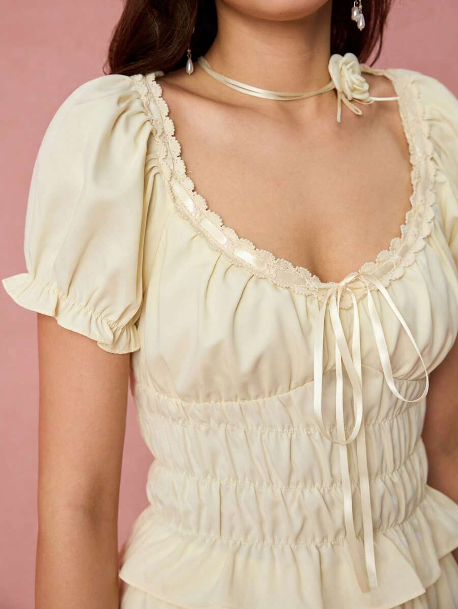 Enchnt 春夏浪漫女士奶油黄色甜心领短袖褶皱腰蝴蝶结上衣和荷叶边下摆 A 字迷你裙两件套，甜美优雅，适合度假、约会、节日、派对、毕业典礼、婚礼嘉宾和海滩，女士夏季服装，女士两件套，夏季服装 - 杏色 - 查看 1