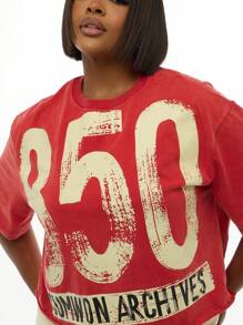 SUMWON 大码档案系列超大宽松 T 恤，毛边下摆，做旧数字印花，街头风格，都市风格，休闲日常穿着