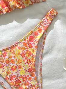 Sweetra Women's Cute Ditsy Floral Ruffled Bikini Set For Summer Vacation - Multicolor - View 5