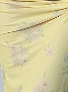 Aloruh Women's Floral Print Vintage Elegant Summer Vacation Holiday 2 Pieces Set,Sleeveless Top & Maxi Yellow Skirt, Purple And Yellow Outfit - Yellow - View 9