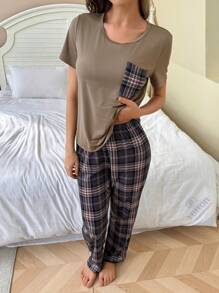 CoupledUp Karomuster Kurzarm Pyjama Set, Urlaub