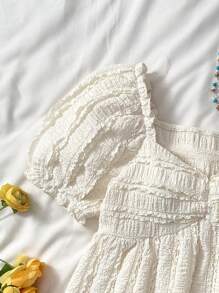 SHEIN Teen Girls Apricot Sweet Puff Sleeves Retro Texture Fabric T-Shirt, Short Sleeve T-Shirt, Casual T-Shirt Babydoll Top Puff Sleeve Blouse Smocked Top