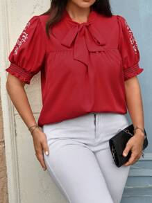 SHEIN LUNE Blusa de mujer de talla grande con bordado rojo y lazo, para vacaciones de verano, primavera/verano - Rojo - Ver 4