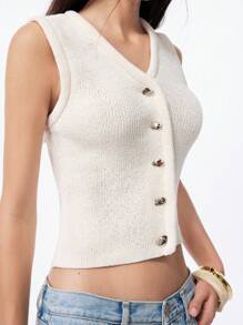 LYSMO 2025 وصول جديد ربيع-صيف سترة صدرية نسائية عالية الجودة ذات تصميم بسيط وضيق الخصر، بدون أكمام، مع زر معدني فضي غير متماثل. مثالية للأناقة البسيطة والكاجوال، وإلهام الربيع، والإطلالات المريحة في العطلات - بيج - مشاهدة 5