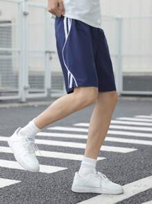 SHEIN Lässige, locker sitzende Basketball-Shorts für Tween Jungen mit seitlichen Kontrastbändern, bequem und vielseitig für Sommer, Urlaub, Outdoor - Blau - Übersicht 4