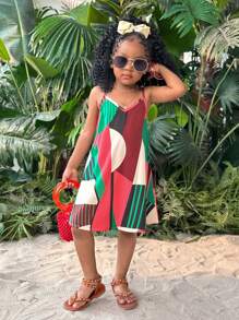 年轻女孩时尚休闲碎花雪纺宽松吊带背心连衣裙，适合度假穿着