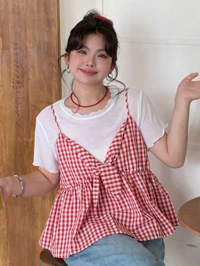 Dazy Plus 两件套：纯色圆领白色上衣和格子吊带背心，女士度假休闲套装