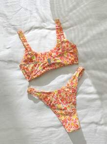 Sweetra Women's Cute Ditsy Floral Ruffled Bikini Set For Summer Vacation - Multicolor - View 2