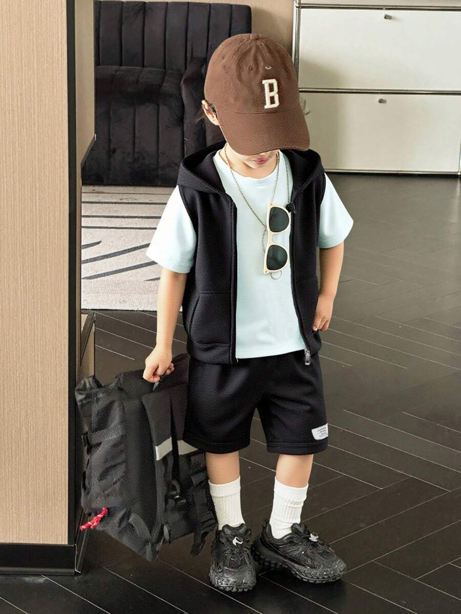 SHEIN 3 件套男孩休闲运动街头服饰可爱夏季服装:白色短袖 T 恤 + 浅绿色短裤 + 浅绿色拉链背心,适合日常、上学、旅行、运动、春夏季 - 彩色 - 查看 1