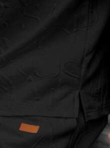 Manfinity CasualCool 男士休闲圆领T恤，INS简约时尚英文字母压花纹理面料男士纹理T恤。黑色 - 黑色 - 查看 3