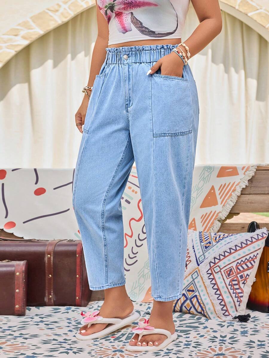 EMERY ROSE Plus Size Women's Pocketed Tapered Fashion Washed Cropped Pants - Light Wash - View 1