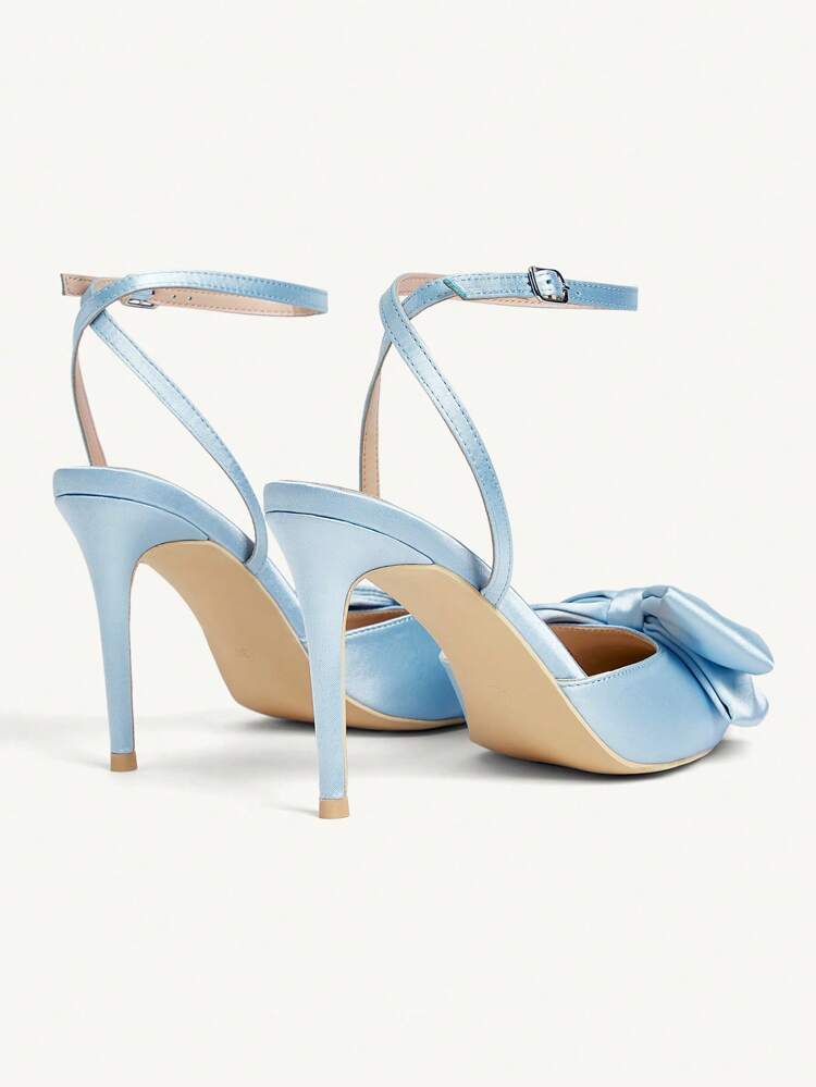 CUCCOO CHICEST Sapatos de Salto Alto Stiletto de Bico Fino para Mulheres com Detalhe de Laço Elegante, Bombas de Vestido Formal de Cetim Azul Claro Romântico para Festa de Coquetel, Casamento, Natal, Ação de Graças