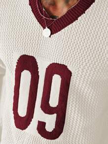 Manfinity Homme Áo thun dệt kim tay ngắn cổ chữ V họa tiết số tương phản dành cho nam - Đỏ và trắng - Xem 6