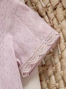 SHEIN Vintaside Kids 2 件装女婴夏季绿色镂空针织可爱舒适短袖上衣搭配编织荷叶边短裤套装