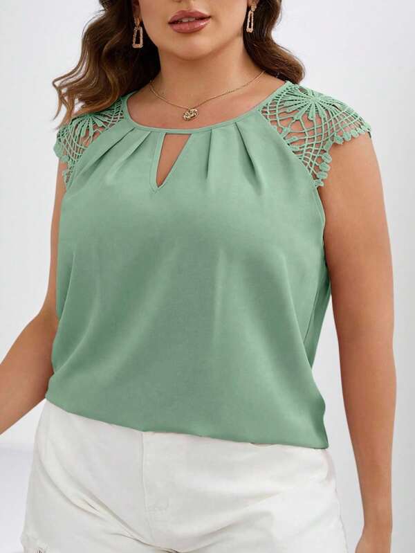 Chikora Talla grande Blusa con encaje en contraste de cuello con abertura de ojo