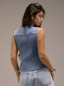 SHEIN Forever 21 全新 V 领无袖浅色水洗复古高街牛仔背心，女款，夏季 - 淺色水洗藍 - 查看 2