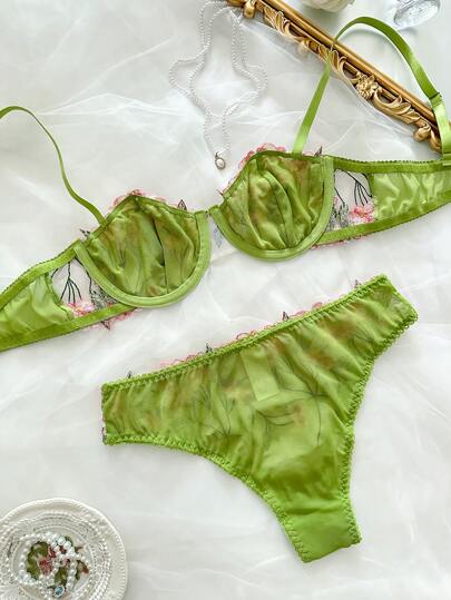 Romantic Geborduurde Verleidelijke Lingerie Set view 2