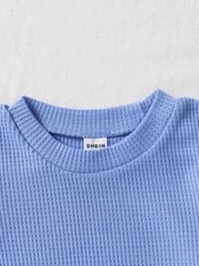 SHEIN Playful Pals 5件套婴幼儿服装，包含5件短袖纹理针织上衣和5条松紧腰纹理针织短裤。上衣颜色有卡其色、浅蓝色、军绿色、棕色和黑色，短裤颜色相同。适合春夏季户外活动、休闲穿着，适合6个月至2-3岁宝宝。 - 彩色 - 查看 5