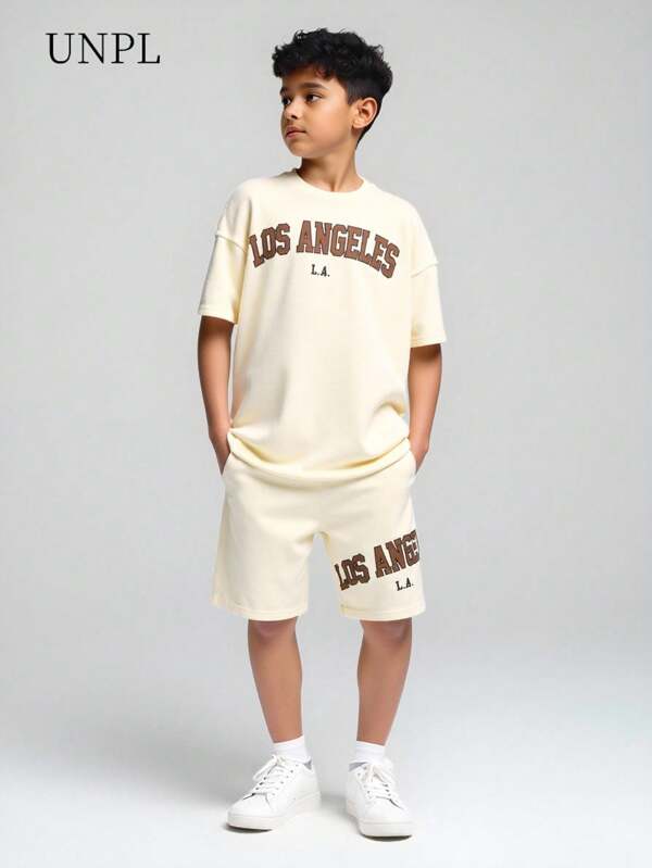 SHEIN 2 pezzi Set casual da ragazzo preadolescente con t-shirt a maniche corte a girocollo con stampa di lettere e pantaloncini
