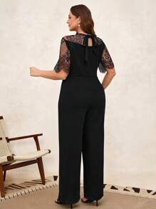 Reflora Curvy Plus Size 女士黑色优雅蕾丝拼接短袖连体裤，女士度假装，女士夏装，女士商务休闲装，外出装，女士办公室装，女士春装，节日装，复古装，女士连体裤，女士优雅连体裤，女士教师装，连体裤，单色 - 黑色 - 查看 2