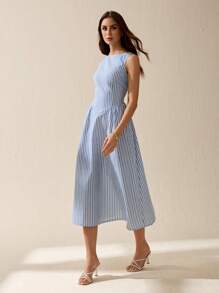 SHEIN Tall Crewneck Sleeveless Smocked Waist Flared Striped Midi Dress, Cotton Material For Casual Summer Holiday Elegant Outing, Blue And White Summer Dresses For Women Vacation Outfits Woman Beach Outfits For Woman Dresses For Women Elegant Sundress Business Casual Woman - Blue and White - View 5