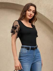 EMERY ROSE Body Contraste Floral Malha Manga flutuante Gola de Scoop - Preto - Ver 5