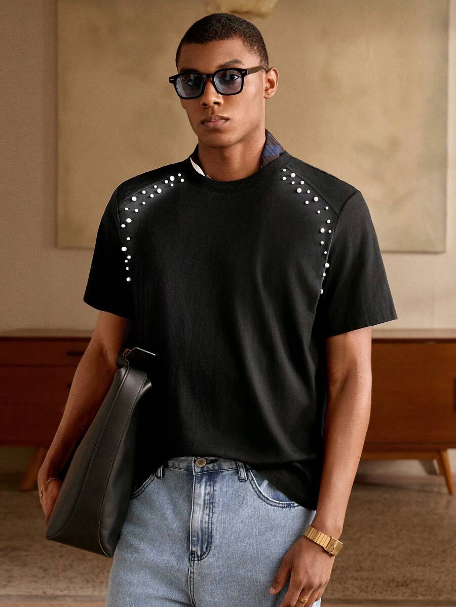 Manfinity BRENVOR 男士春夏新款高端小众解构喷漆钉珠短袖宽松黑色时尚T恤 - 黑色 - 查看 1