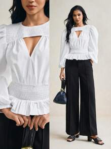 TSS Blusa de manga abullonada con volante y diseño calado tejido en blanco - Blanco - Ver 9