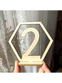 SHEIN 1 Set (10 Piezas) Señal de número de mesa para decoración de boda y fiesta, soporte de memo de madera para decoración de mesa de boda, fiesta de cumpleaños y evento, suministros de decoración de mesa, placa de número de mesa hexagonal hueca, cartel de número de mesa para bar, cafetería y boda