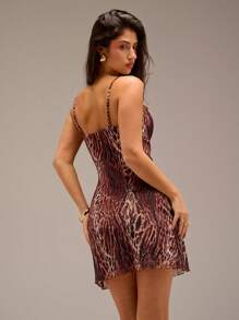 SHEIN Forever 21 Đầm mini in họa tiết lưới thun co giãn họa tiết hổ cổ chữ V, hàng mới về mùa xuân - màu nâu - Xem 2