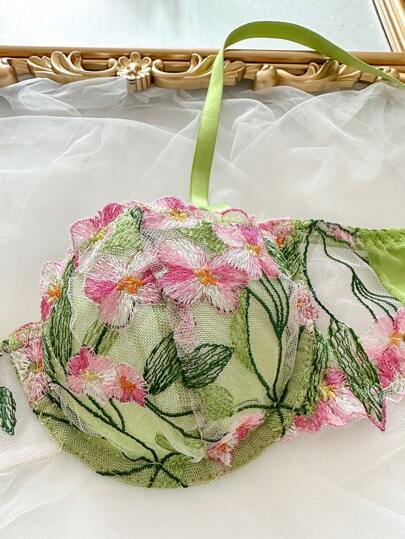 Romantic Geborduurde Verleidelijke Lingerie Set view 4