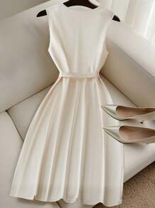 SHEIN PETITE 大码女式法式优雅缎面提花中长连衣裙 - 杏色 - 查看 2