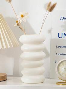 1pc White Plastic Vase, Decoration Vase, Art Vase, Imitation Flower Vase, Creative Vase For Room Decor, Simple & Creative Vase For Living Room, Dining Table, TV Cabinet, PP Material & Anti-Fall Festival Decoration Gifts Birthday Graduation