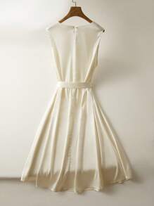 SHEIN Frenchy 大码女式夏季优雅简约办公室通勤 V 领腰带 A 字纯色连衣裙 - 米色 - 查看 2