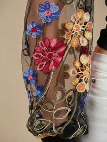 EMERY ROSE Floral Embroidered Lantern Sleeves Top - Black - View 6