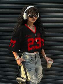 SHEIN EZwear 女士休闲 V 领宽松蝴蝶和数字 23 印花网眼短袖 T 恤，适合夏季和体育活动 - 紅色和黑色 - 查看 5