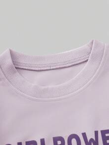 SHEIN Conjunto de camiseta de manga corta con estampado de letras y shorts informal de verano para niña - Multicolor - Ver 4