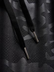 Manfinity Sport Corelite Quần short thể thao thường ngày in họa tiết tối giản dành cho nam - màu đen - Xem 5