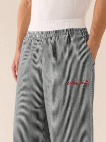 SWAVVY 男士梭织休闲日常宽松条纹拼接腰带直筒裤，适合学校、秋季穿着 - 黑與白 - 查看 4