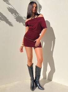 Aloruh Women's Elegant Sexy Asymmetrical-Shoulder Bodycon Mini Dress With Chain Belt, Burgundy - Burgundy - View 7