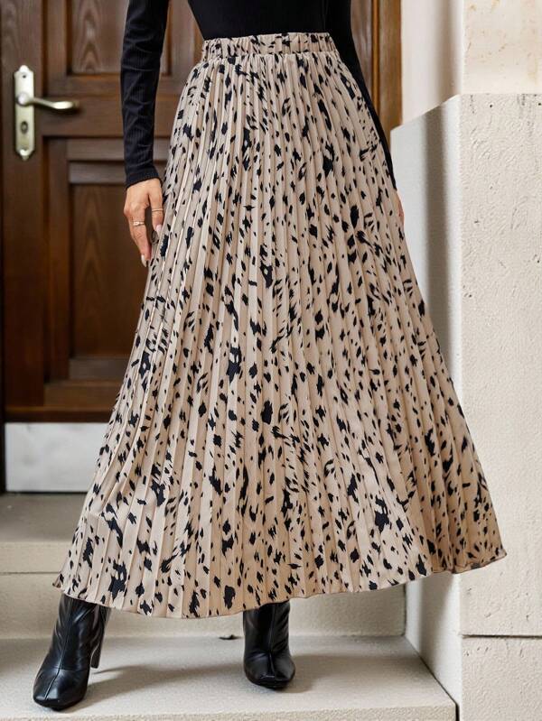 SHEIN Clasi Allover Print Pleated Skirt