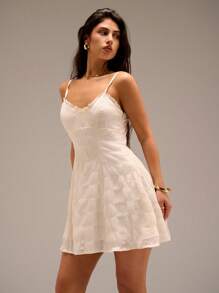 SHEIN Forever 21 夏季女士浪漫/舞会/正式/生日/90 年代服装/商务休闲女士/优雅/西部服装/外出/时尚/休闲/Y2K 服装/俱乐部/办公室/鸡尾酒会/复古/紧身/狂欢服装节日/有趣/优雅/老钱/街头服饰/度假服装/乡村音乐会服装/工作服/端庄/春假/单身女郎服装/音乐会/坏人/基本款/毕业/ A 字形/露背/露肩/露背/白色迷你连衣裙 - 白色 - 查看 5