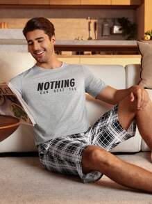 Manfinity Underwear&Sleepwear Basics Bộ đồ mặc nhà in chữ cổ tròn và quần short kẻ caro cho nam, Giáng sinh - Màu Xám nhạt - Xem 1