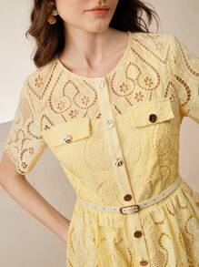 Anewsta 夏季优雅水溶刺绣中长款短袖收腰镂空迷你连衣裙 - 黃色 - 查看 3