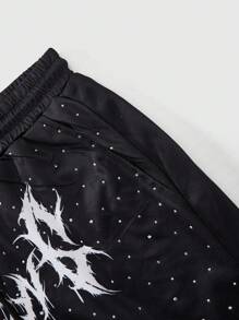 ROMWE MEN Goth 男士街头时尚二合一短裤，水钻英文字母图形印花设计，带有哥特式元素，万圣节