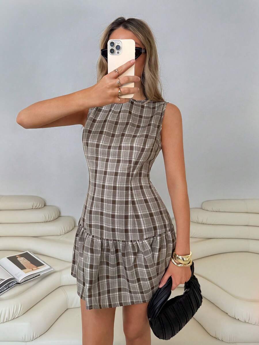 Roylia Women Plaid Ruffle Hem Round Neck Sleeveless Short Dress - Multicolor - View 1