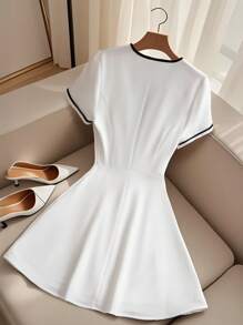 Franclia Rochie mulată cu decolteu în V, alb-negru, în culori contrastante, stil universitar - alb - Vizualizare 2