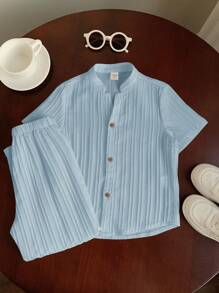 SHEIN 2 件套男婴蓝色舒适休闲纹理面料白色短袖衬衫和裤子套装，适合春夏季室内、户外、日常、运动、玩耍、派对、拍照、度假、节日 - 藍色 - 查看 7